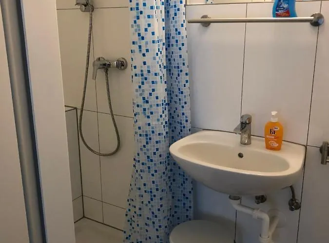 Δωμάτια σε οικογενειακή κατοικία Sas *